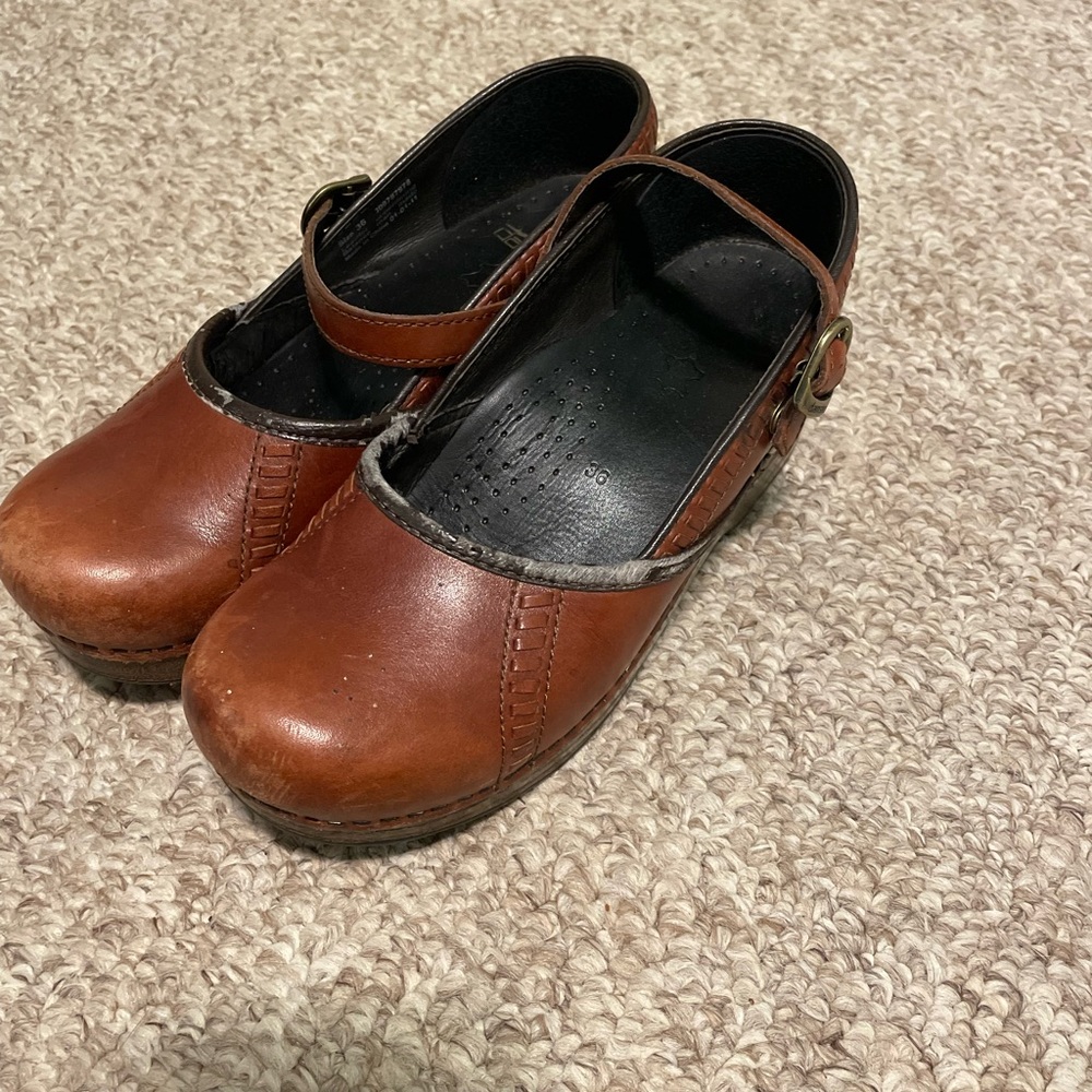 Womens Hook and Loop Danskos